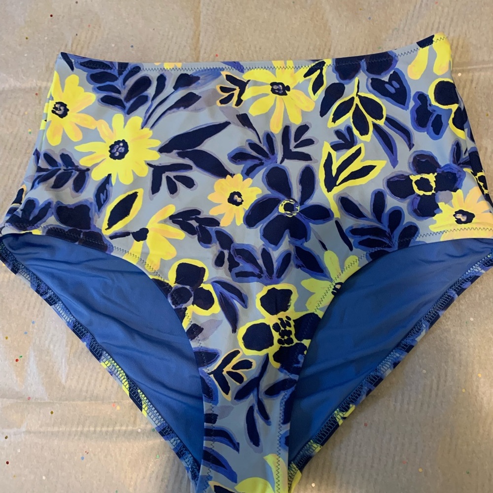 High rise swim bottoms new with tags size medium